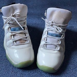 Legend white and blue 11